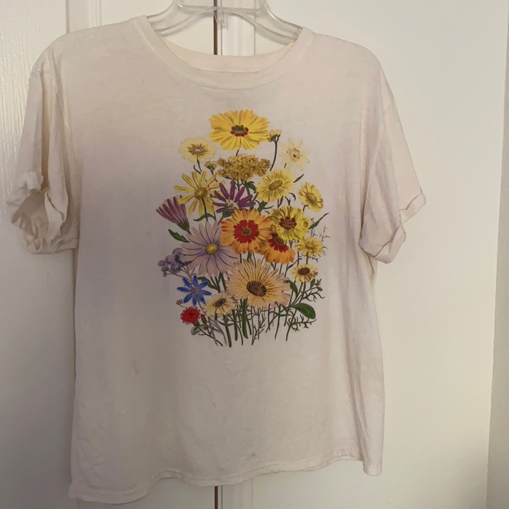 Tee shirt with flowers